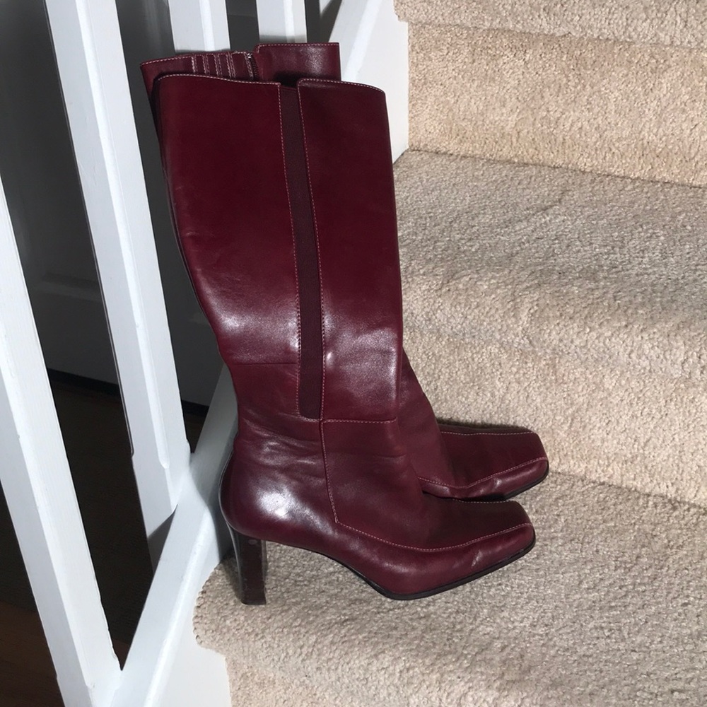 ❤️Anne Klein ❤️ Beautiful leather zip up boots!